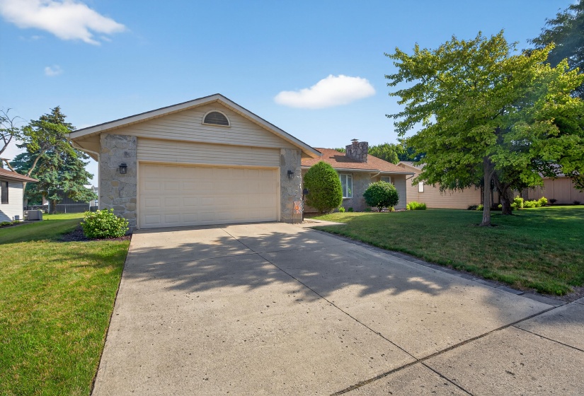 1814 Kingsbury Dr, St Marys-1