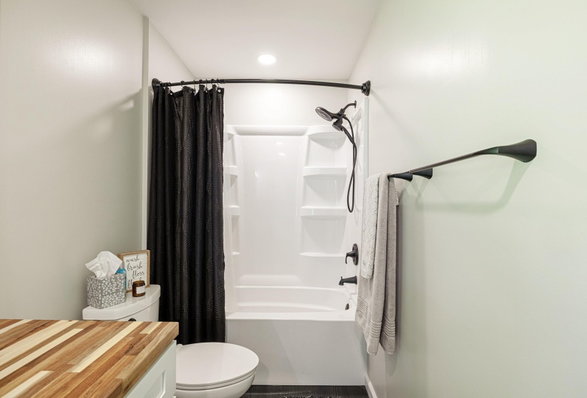2 bath 4