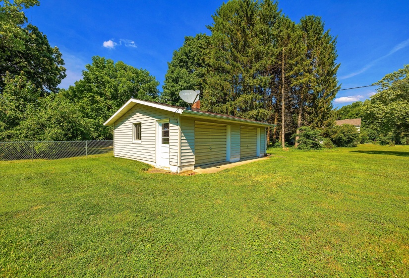 Detached Garage 2