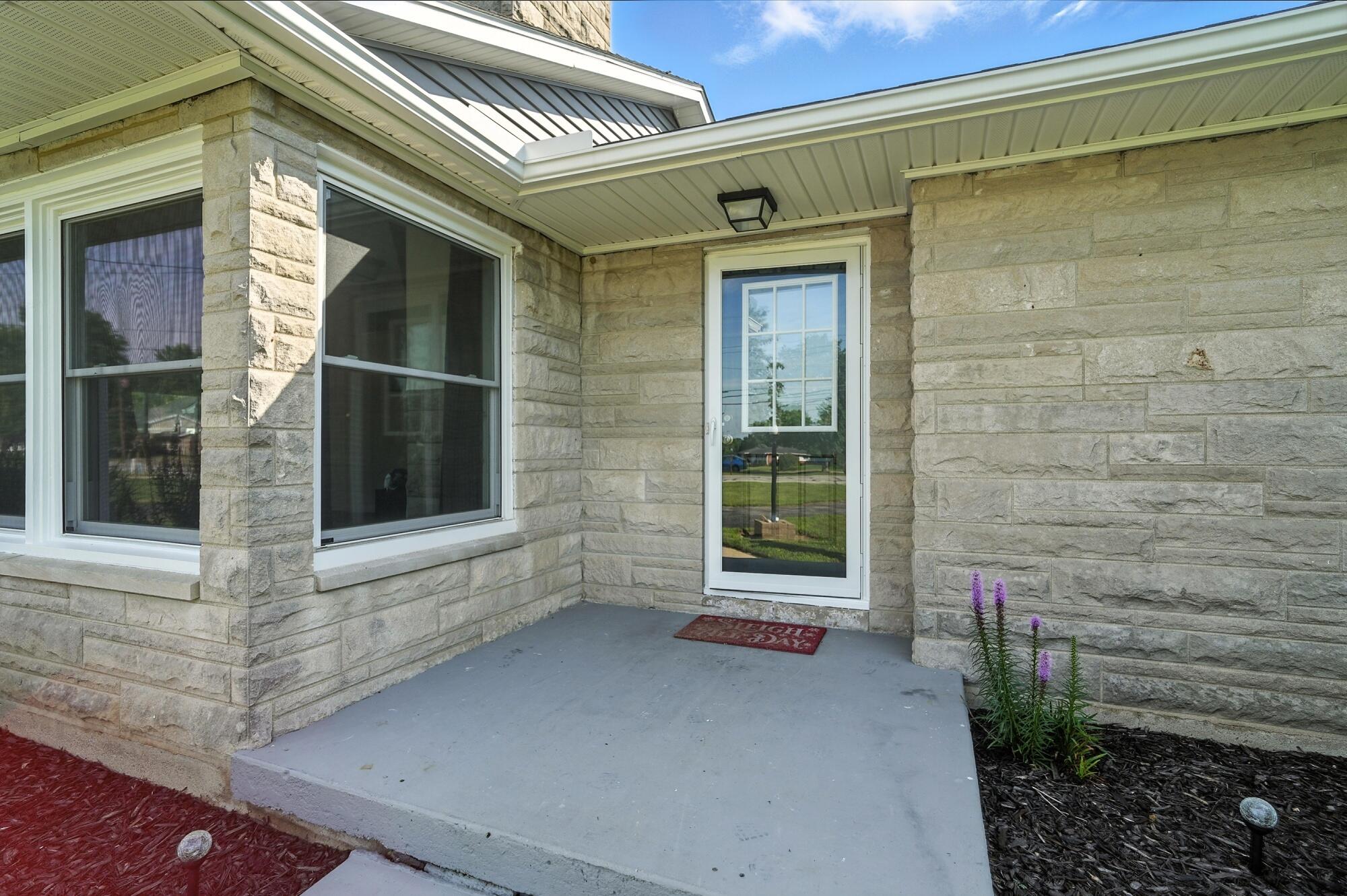 628 State Route 571, Union City, Ohio 45390