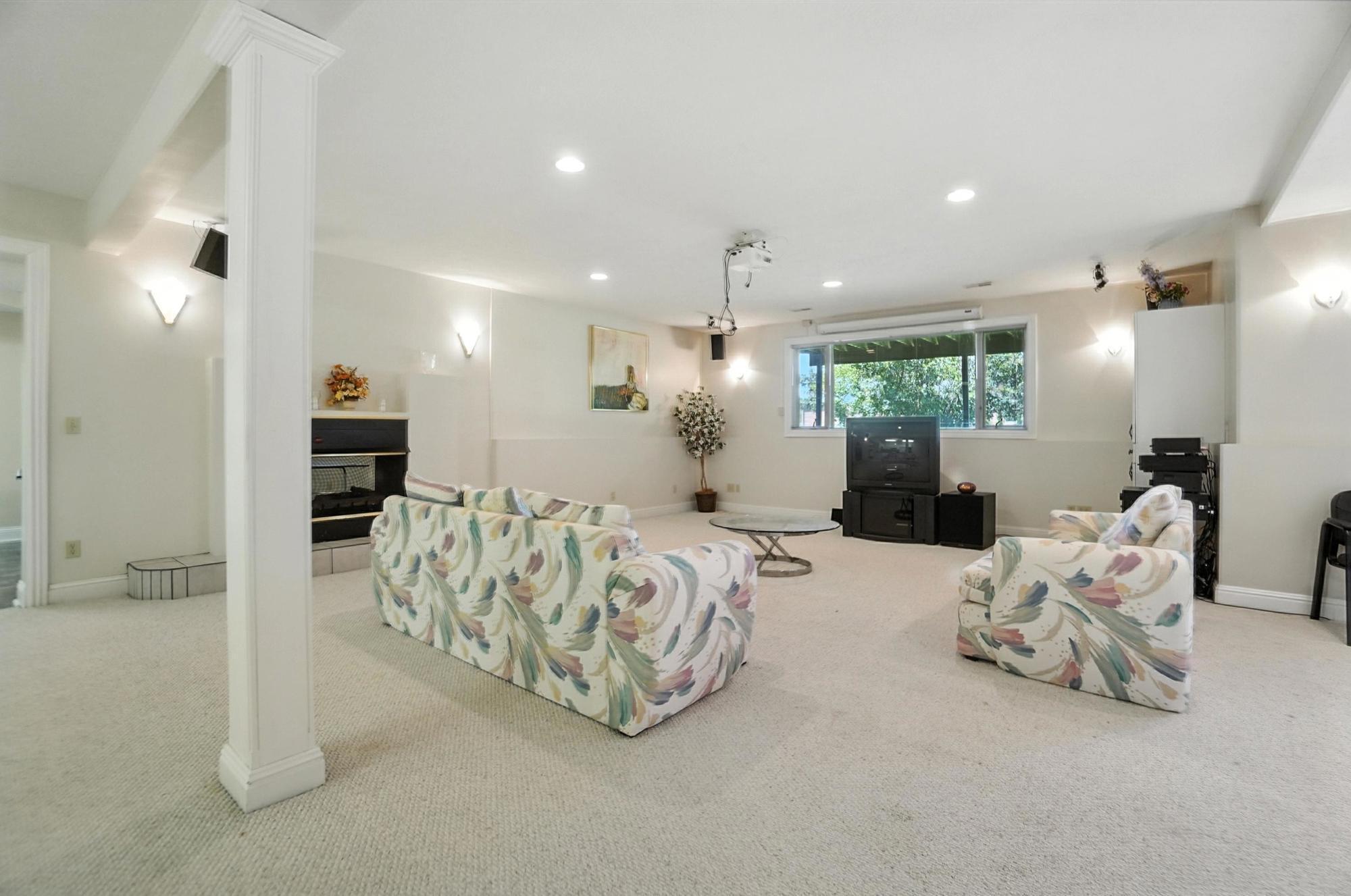 2655 Ballydoyle Drive, Springfield, Ohio 45503