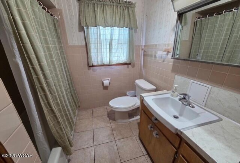 704 Defiance Street, Wapakoneta, Ohio, 3 Bedrooms Bedrooms, ,1 BathroomBathrooms,Residential,For Sale,Defiance,307593