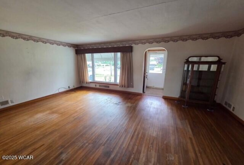 704 Defiance Street, Wapakoneta, Ohio, 3 Bedrooms Bedrooms, ,1 BathroomBathrooms,Residential,For Sale,Defiance,307593