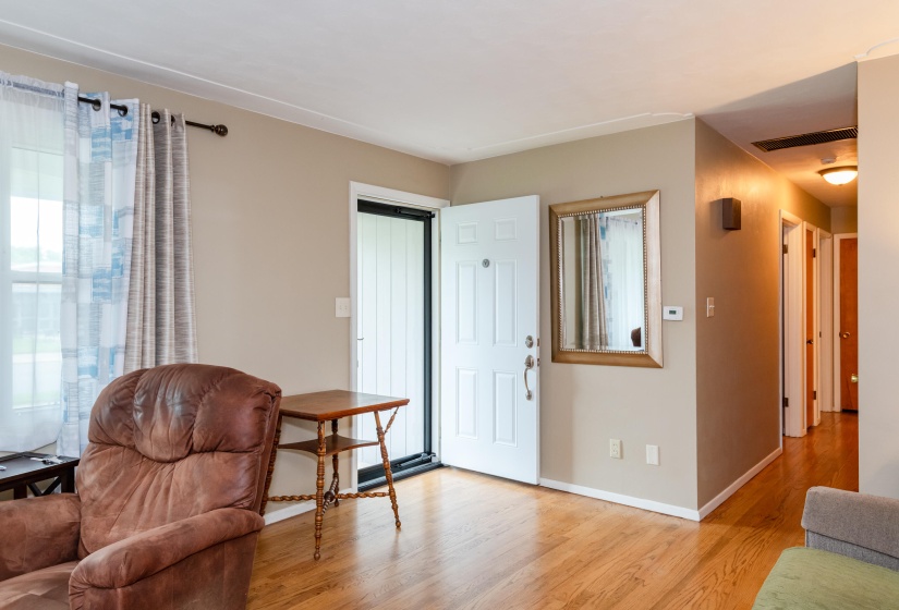 728 Trade Sq W 9