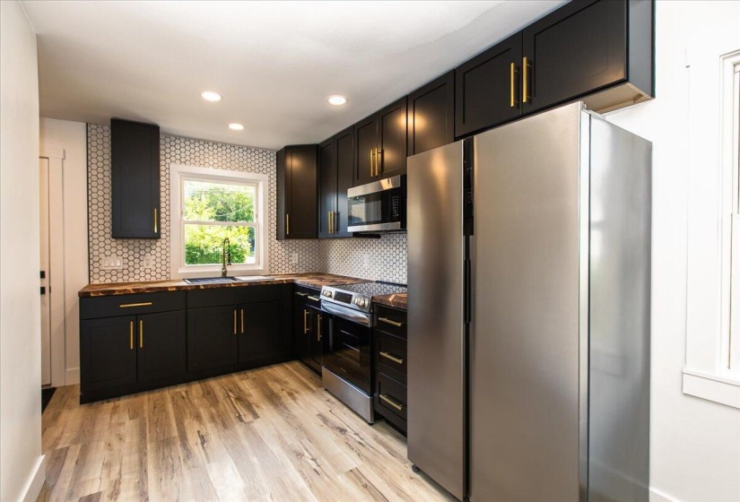 14-Kitchen