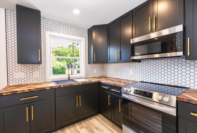 16-Kitchen