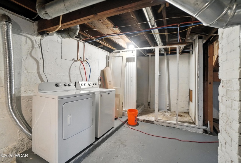 570 Hazel Avenue, Lima, Ohio, 3 Bedrooms Bedrooms, ,2 BathroomsBathrooms,Residential,For Sale,Hazel,307599