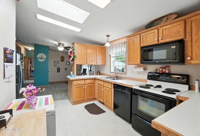 596 Lakeridge Drive, Lima, Ohio, 3 Bedrooms Bedrooms, ,2 BathroomsBathrooms,Residential,For Sale,Lakeridge,307600