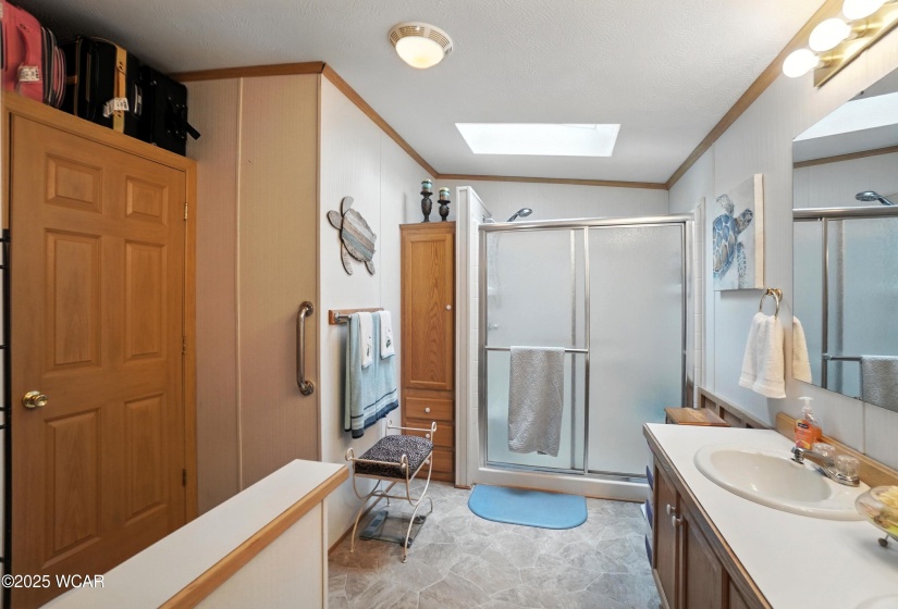 596 Lakeridge Drive, Lima, Ohio, 3 Bedrooms Bedrooms, ,2 BathroomsBathrooms,Residential,For Sale,Lakeridge,307600