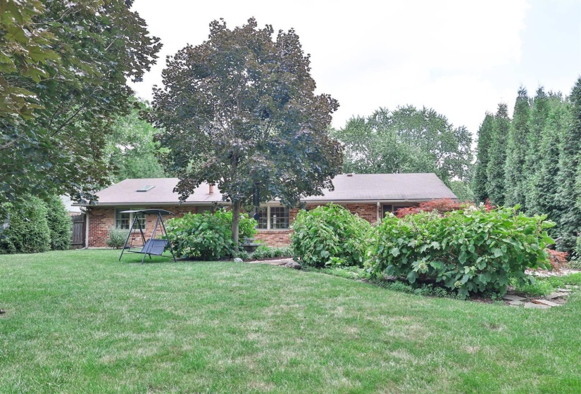 047-Exterior-Rear