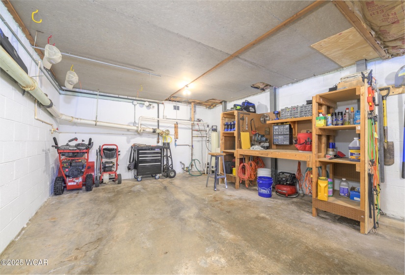 615 Iroquois Road, Bellefontaine, Ohio, 2 Bedrooms Bedrooms, ,2 BathroomsBathrooms,Residential,For Sale,Iroquois,307609