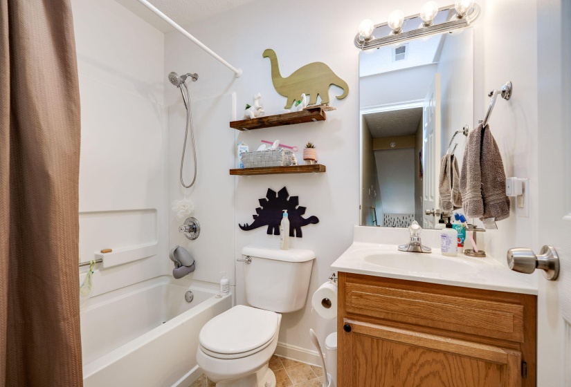 28-web-or-mls-1662-farrington-dr