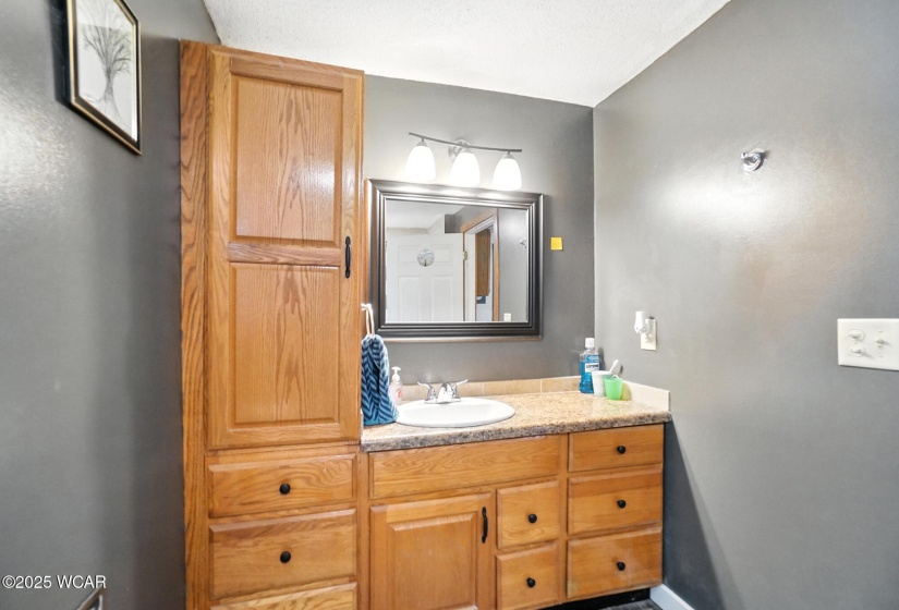 409 Race Street, Van Wert, Ohio, 2 Bedrooms Bedrooms, ,1 BathroomBathrooms,Residential,For Sale,Race,307621