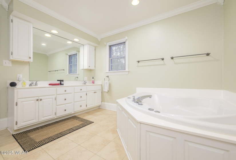 1316 Woodglen Circle, Bellefontaine, Ohio, 4 Bedrooms Bedrooms, ,3 BathroomsBathrooms,Residential,For Sale,Woodglen,307623