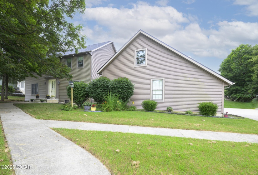 1316 Woodglen Circle, Bellefontaine, Ohio, 4 Bedrooms Bedrooms, ,3 BathroomsBathrooms,Residential,For Sale,Woodglen,307623