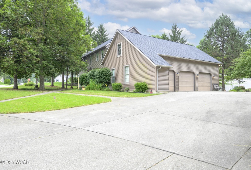 1316 Woodglen Circle, Bellefontaine, Ohio, 4 Bedrooms Bedrooms, ,3 BathroomsBathrooms,Residential,For Sale,Woodglen,307623