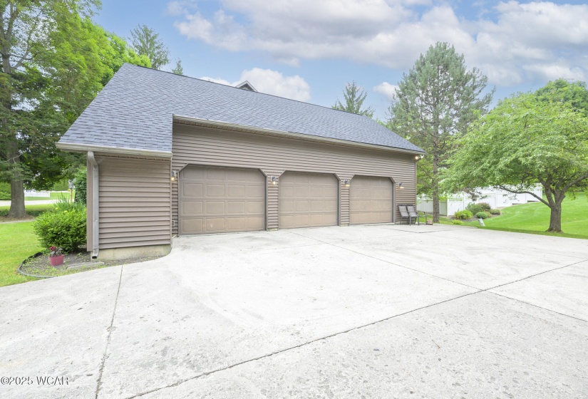 1316 Woodglen Circle, Bellefontaine, Ohio, 4 Bedrooms Bedrooms, ,3 BathroomsBathrooms,Residential,For Sale,Woodglen,307623
