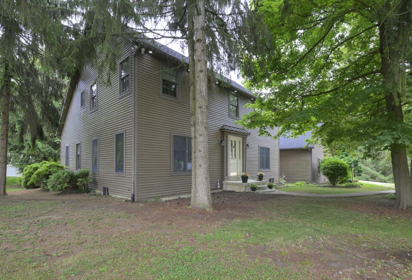 1316 Woodglen Circle