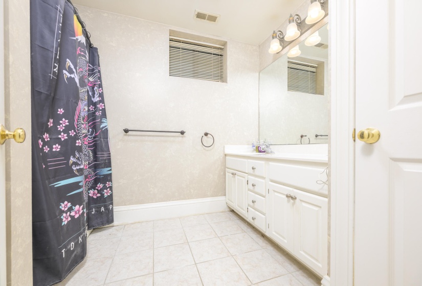 1316 Woodglen Circle-31