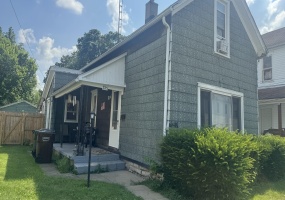 725 Young Street, Piqua, Ohio 45356, 3 Bedrooms Bedrooms, ,1 BathroomBathrooms,Residential,For Sale,Young,1039961