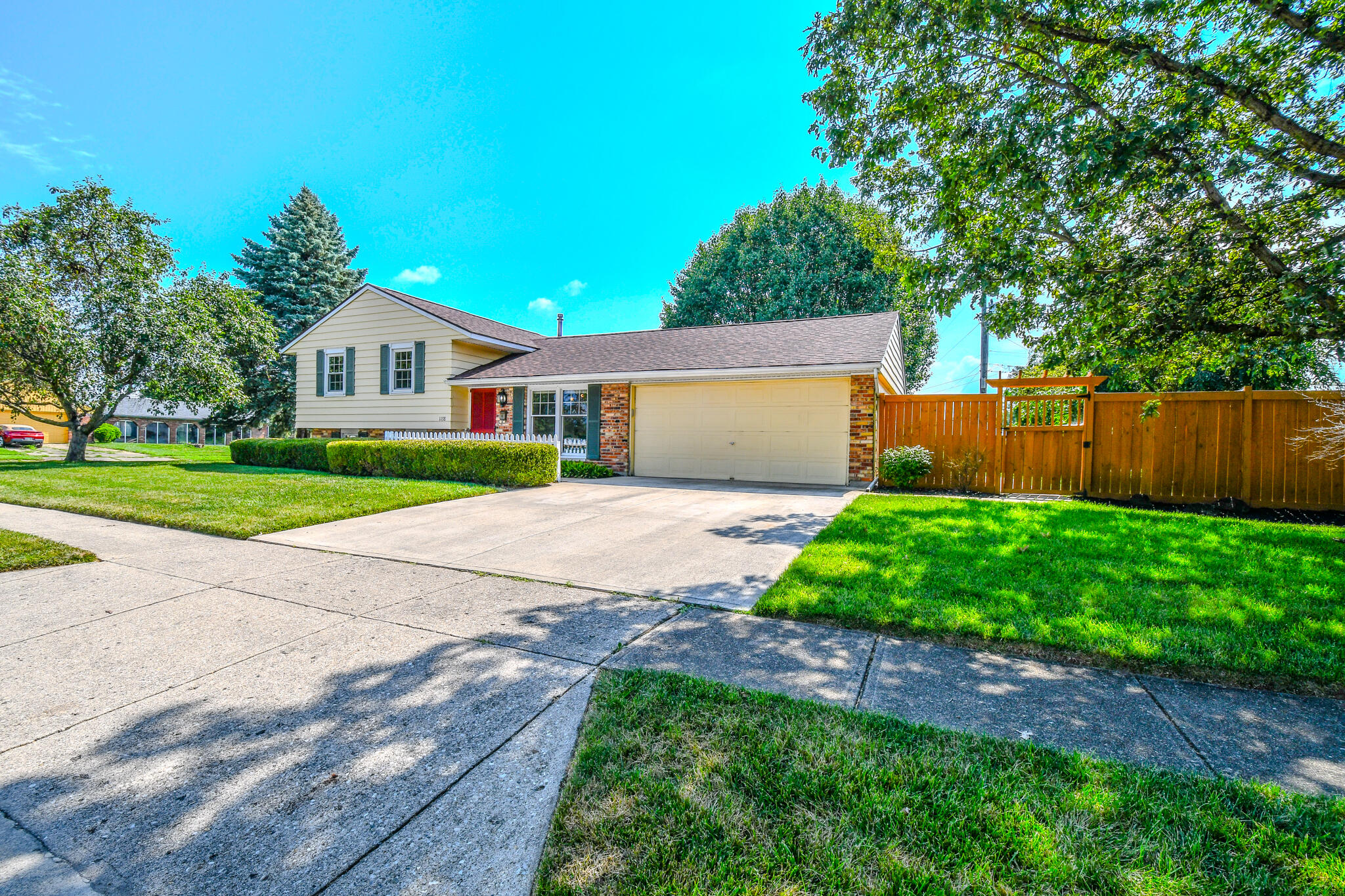 1138 Edgebrook Avenue, New Carlisle, Ohio 45344