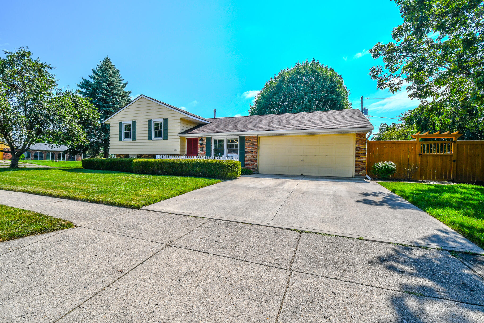 1138 Edgebrook Avenue, New Carlisle, Ohio 45344