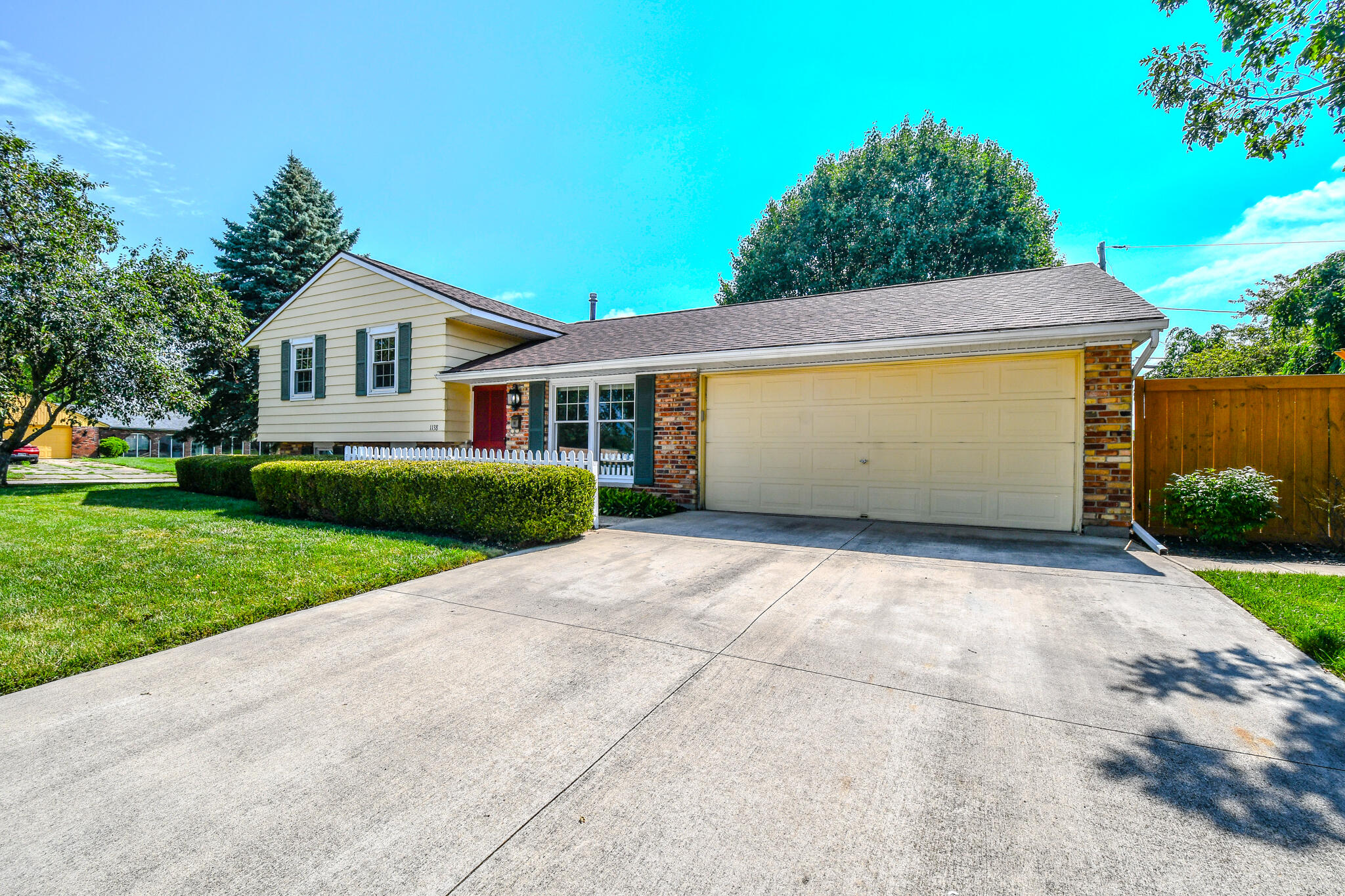1138 Edgebrook Avenue, New Carlisle, Ohio 45344
