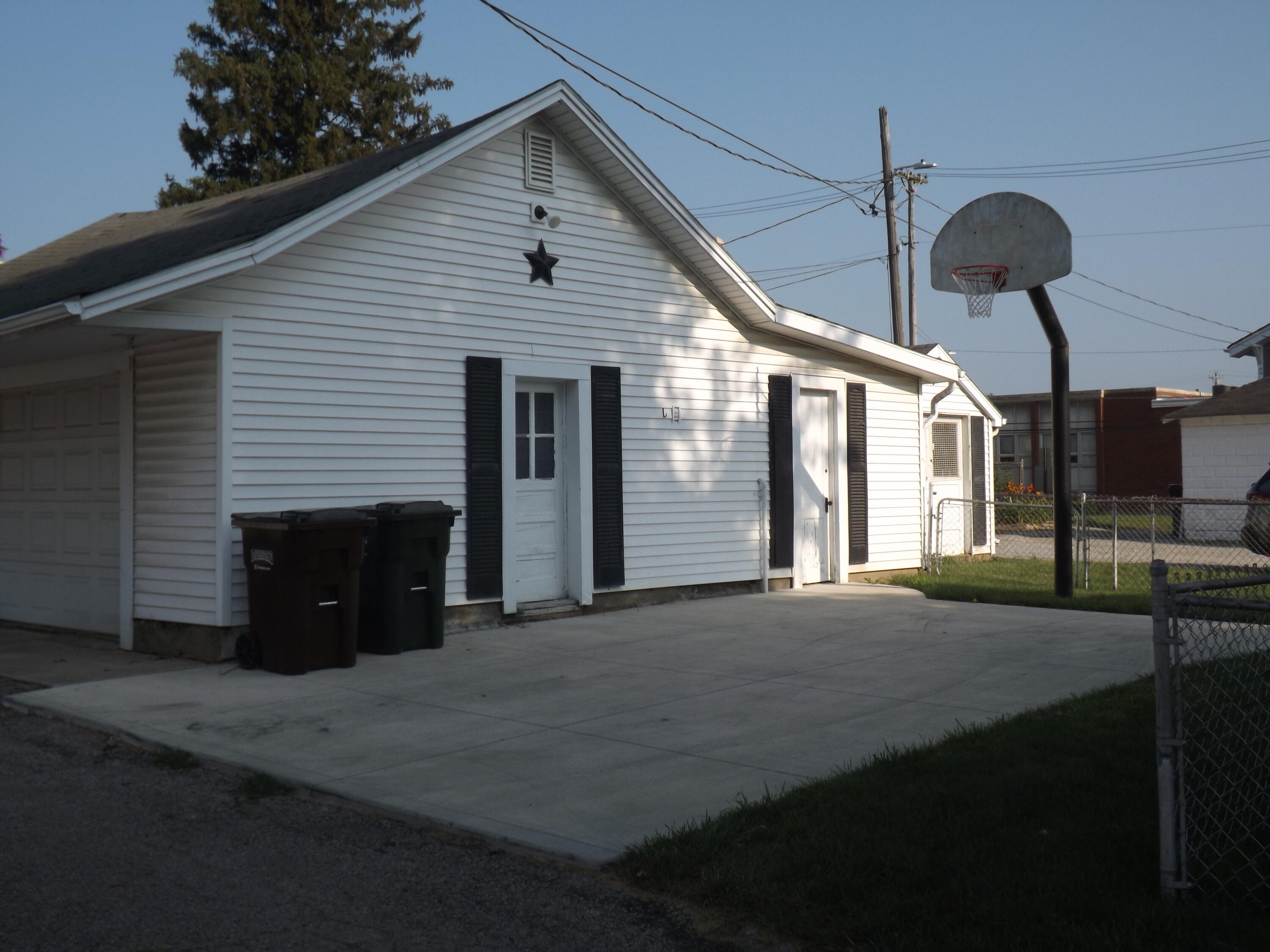 220 Wayne Street, Piqua, Ohio 45356