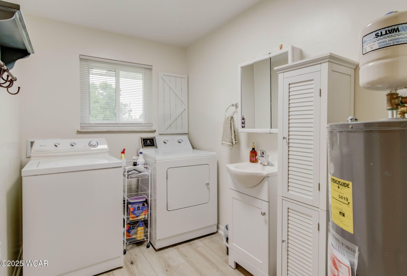 305 Melody Lane, Defiance, Ohio, 3 Bedrooms Bedrooms, ,1 BathroomBathrooms,Residential,For Sale,Melody,307635