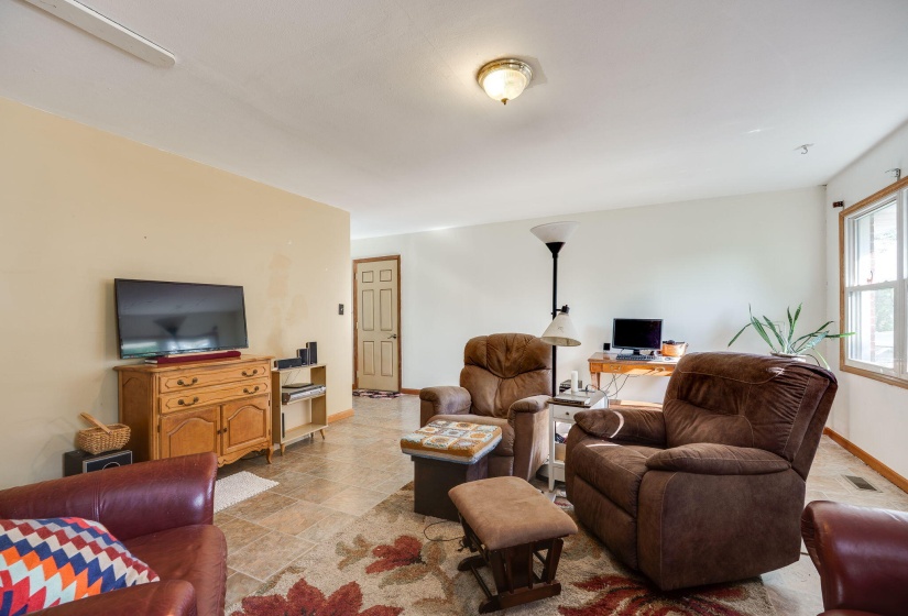 13-web-or-mls-413-weinland-st