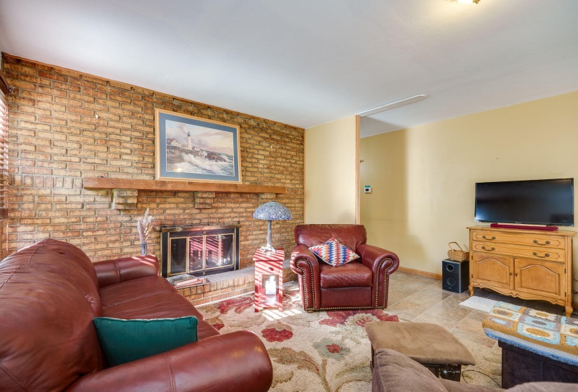 8-web-or-mls-413-weinland-st