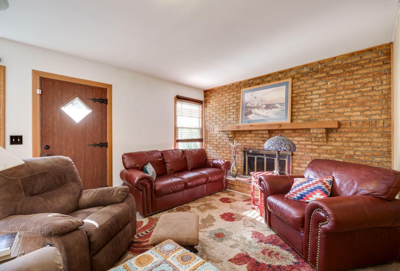 11-web-or-mls-413-weinland-st