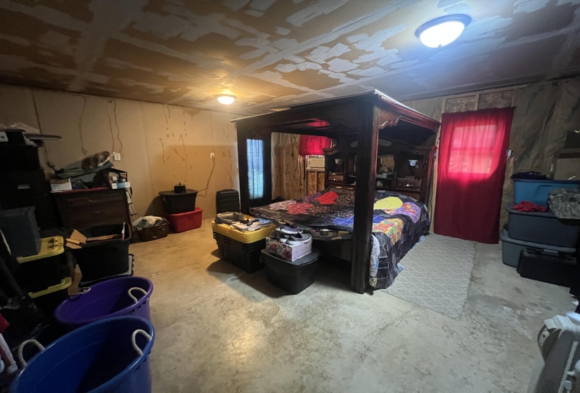 Master Bedroom (Former Business Area)