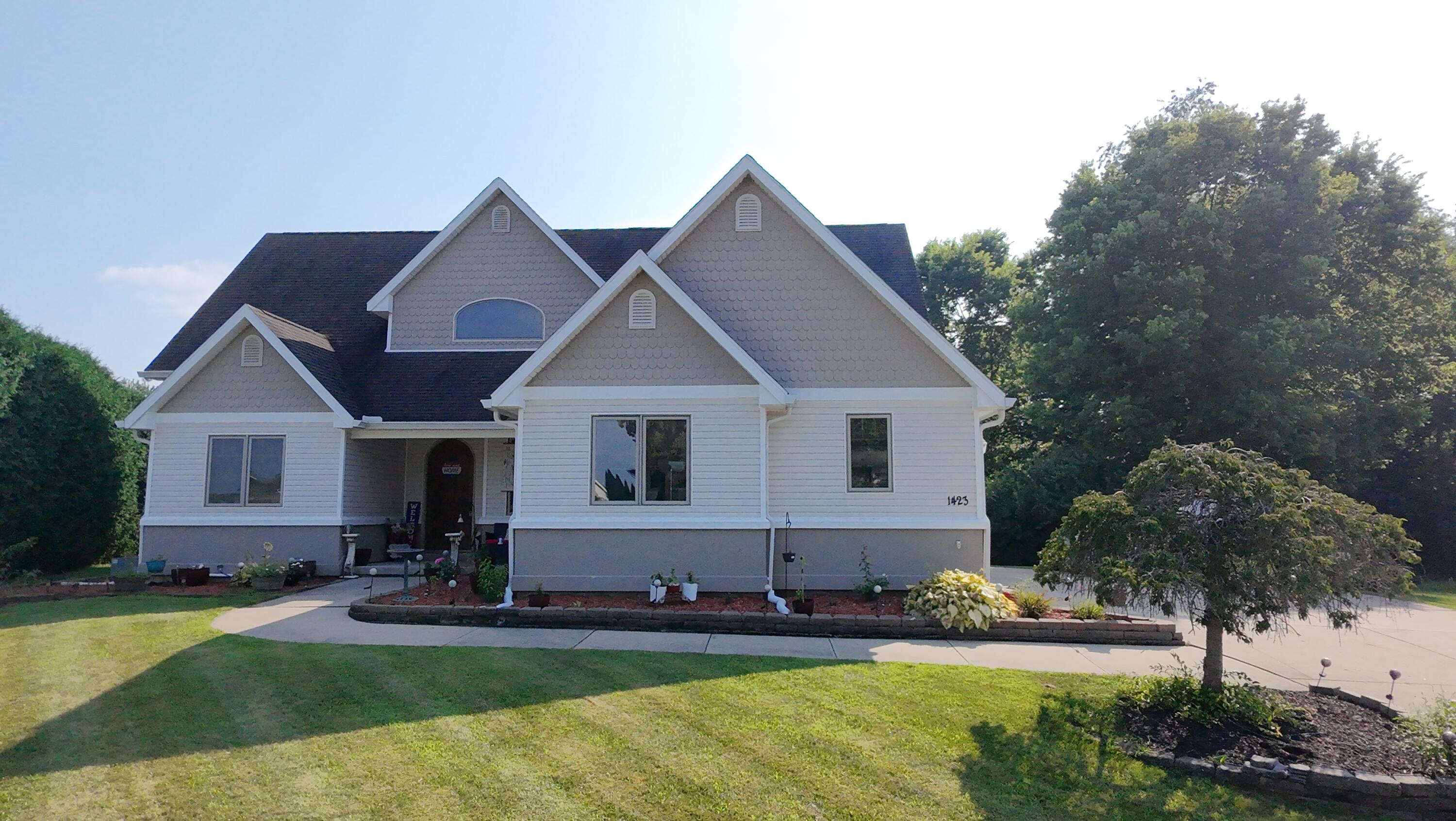 1423 Kingsgate Road, Springfield, Ohio 45503