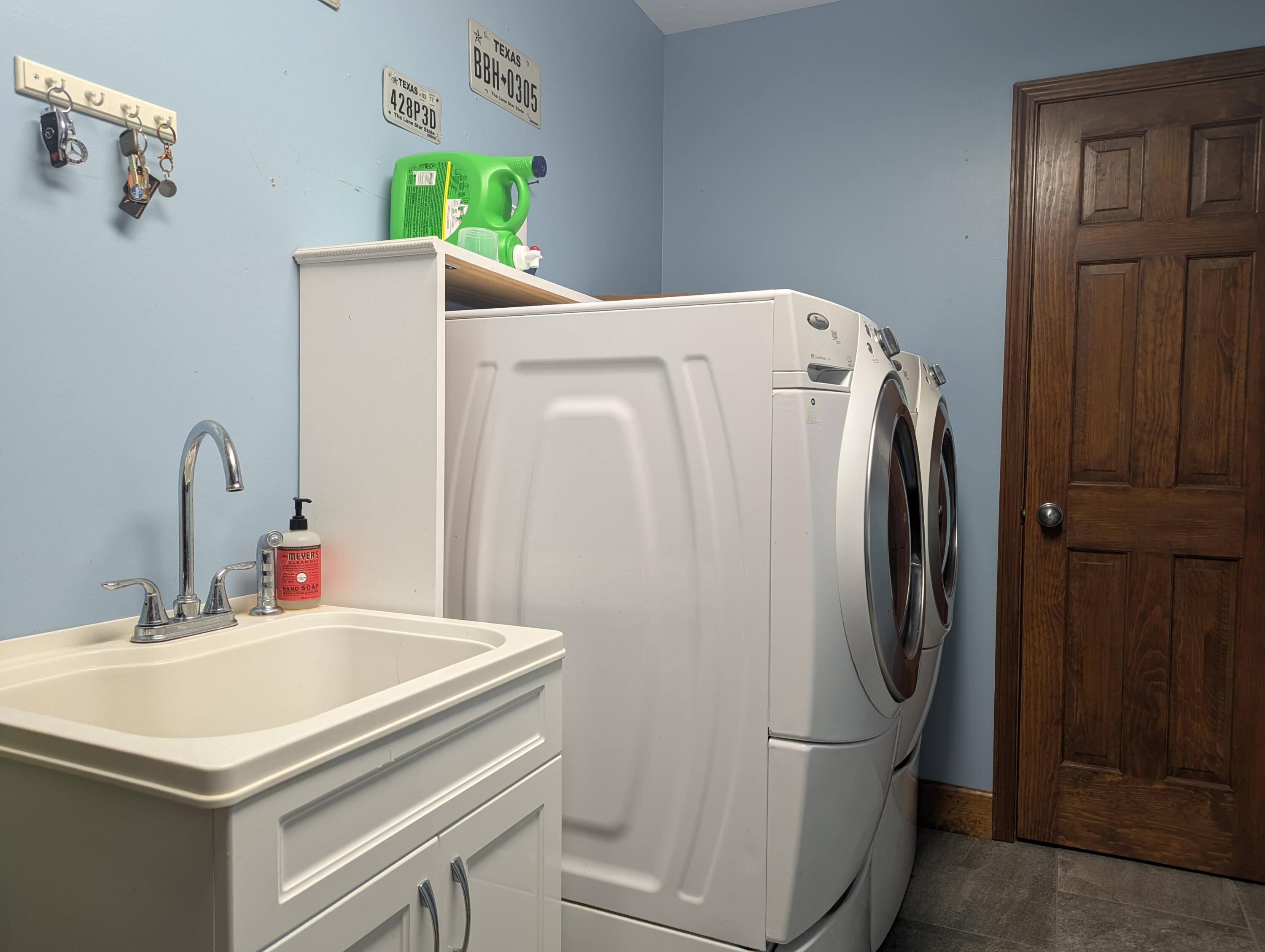 1423 Kingsgate Road, Springfield, Ohio 45503