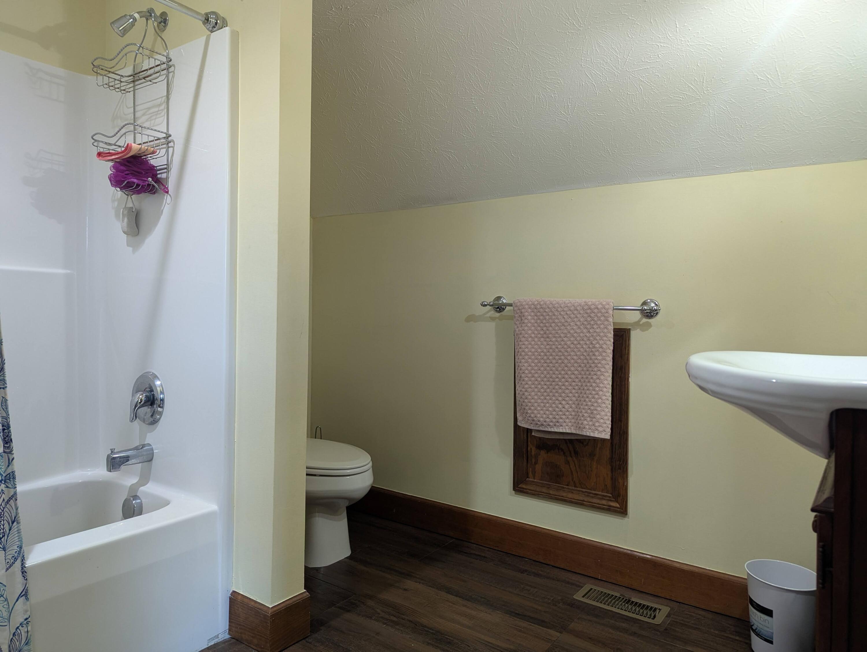 1423 Kingsgate Road, Springfield, Ohio 45503