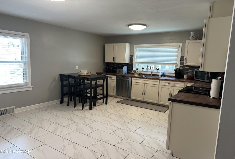 400 Westminster Street, Waynesfield, Ohio, 4 Bedrooms Bedrooms, ,1 BathroomBathrooms,Residential,For Sale,Westminster,307608