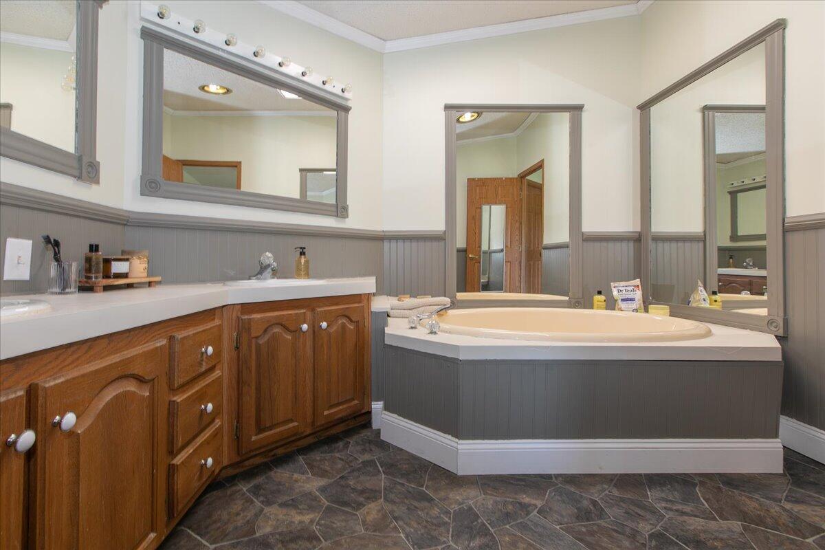 5246 Township Road 202, De Graff, Ohio 43318