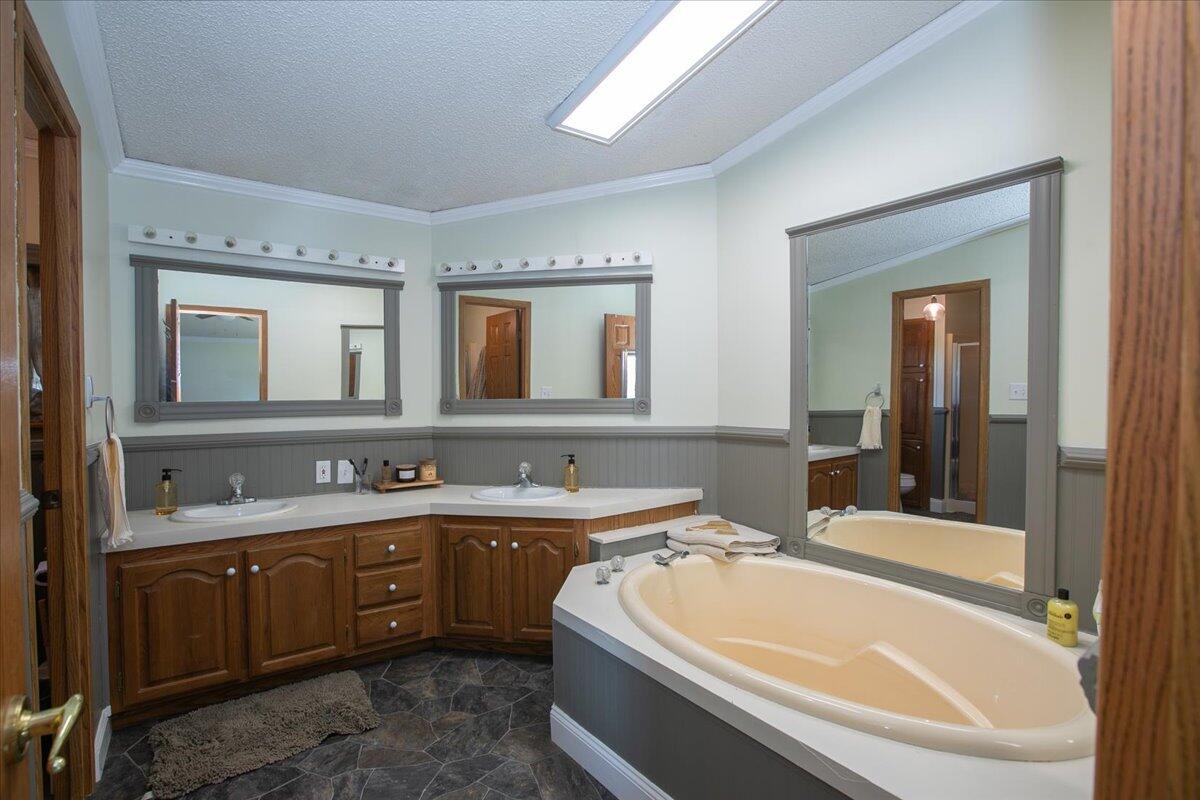 5246 Township Road 202, De Graff, Ohio 43318