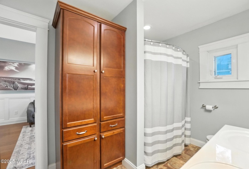 1930 MAIN Street, Findlay, Ohio, 5 Bedrooms Bedrooms, ,4 BathroomsBathrooms,Residential,For Sale,MAIN,307659