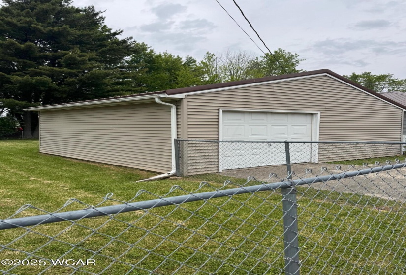 121 Broadway Street, Kenton, Ohio, 4 Bedrooms Bedrooms, ,2 BathroomsBathrooms,Residential,For Sale,Broadway,307245