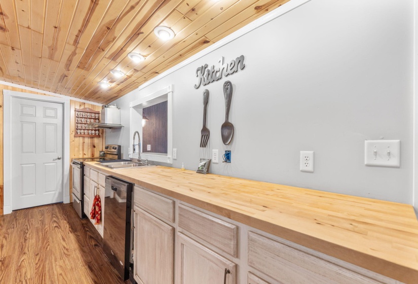 267 W State St (Interior-11