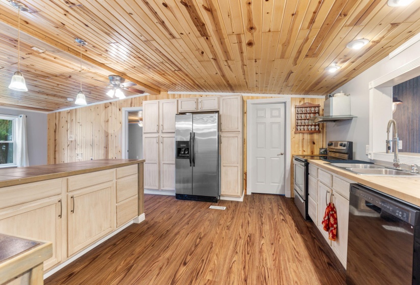 267 W State St (Interior-12