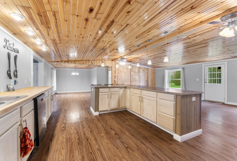267 W State St (Interior-15