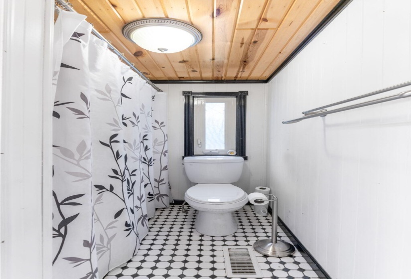 267 W State St (Interior-32