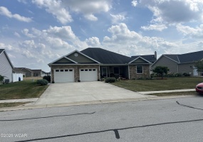 107 Woodbine Drive, Wapakoneta, Ohio, 3 Bedrooms Bedrooms, ,2 BathroomsBathrooms,Residential,For Sale,Woodbine,307667