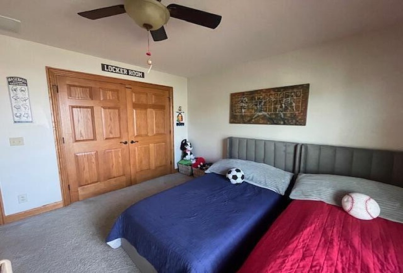 BEDROOM WITH LARGE CLOSET