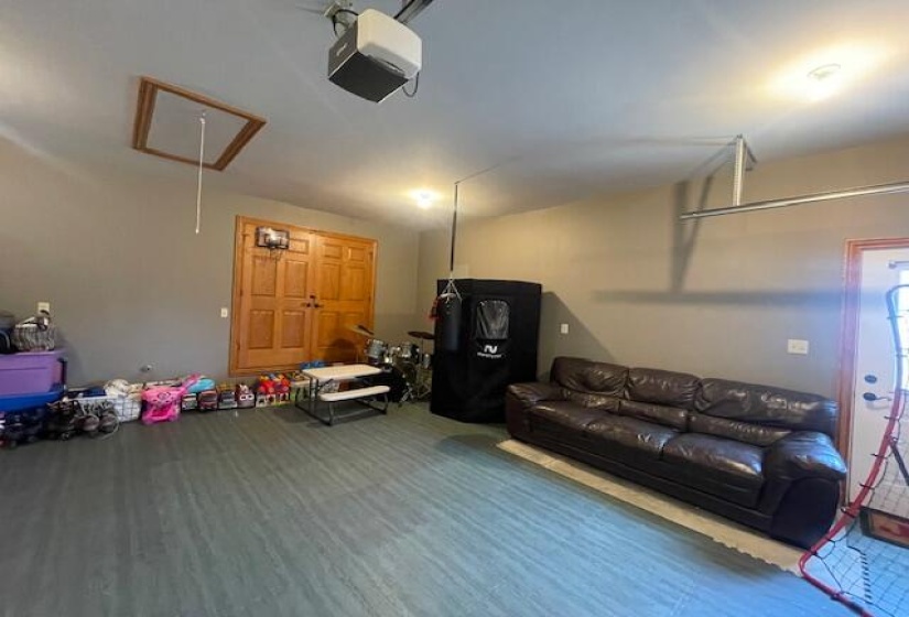 GARAGE