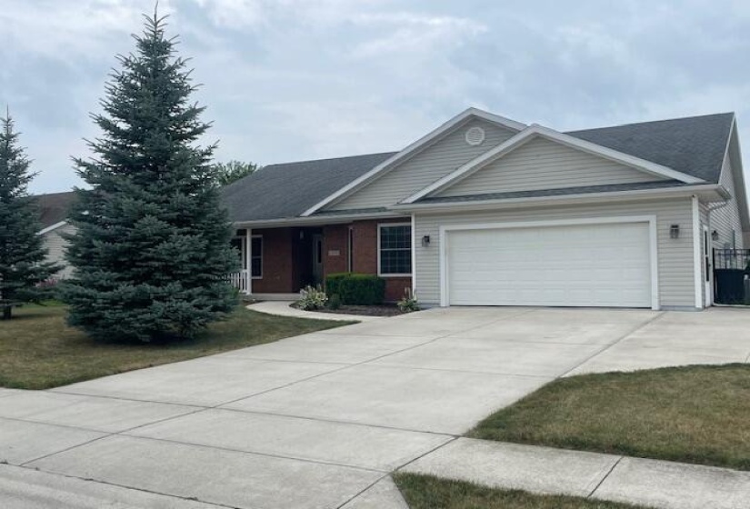 2 CAR GARAGE, DRIVE, ADD'L PARKING PAD