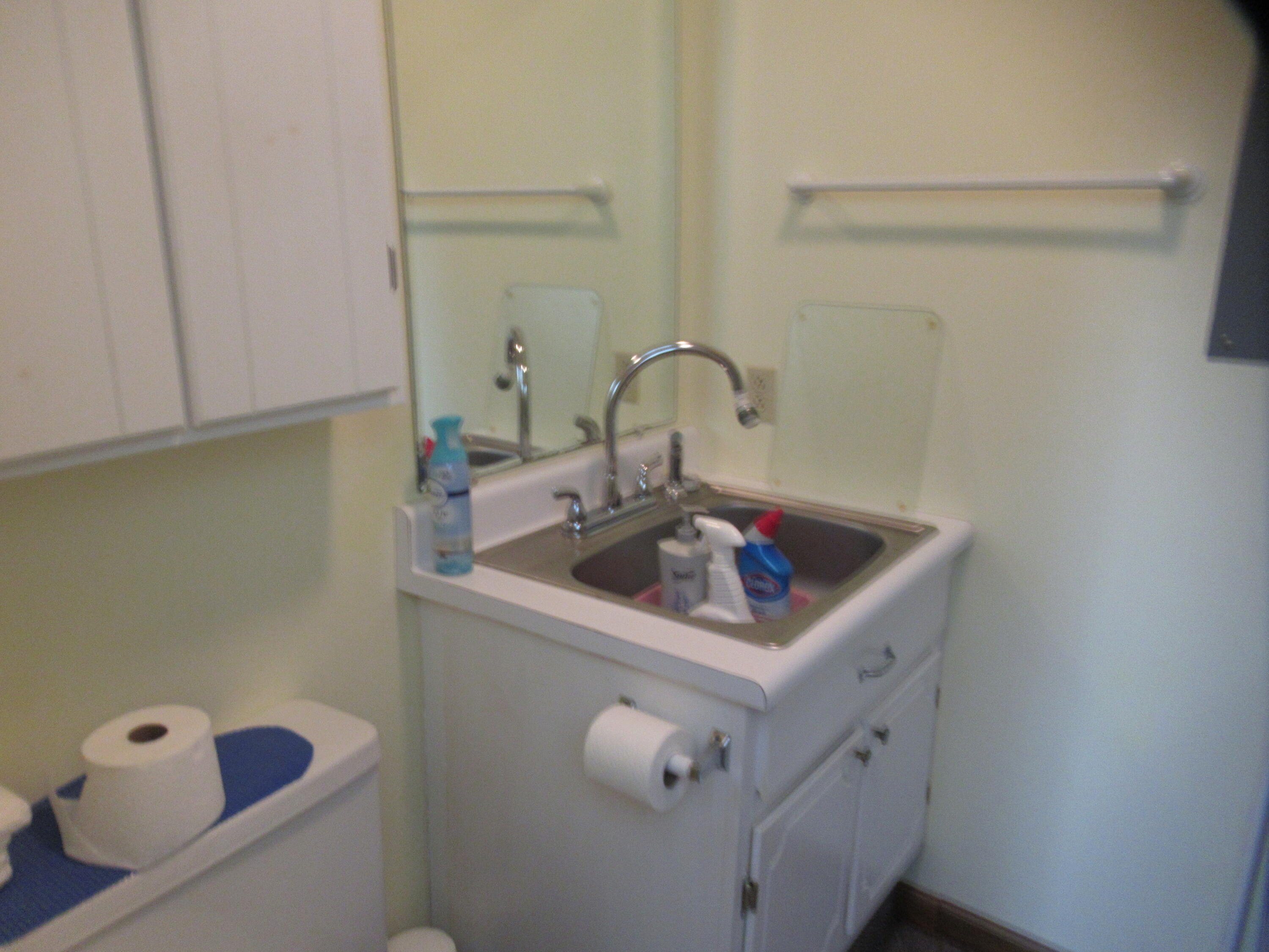 706 Lynwood Street, Union City, Ohio 45390
